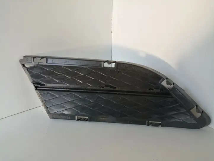 BMW 3 E90 E91 (2005 - 2012) 7138417 Нижняя решетка переднего бампера — фото 1