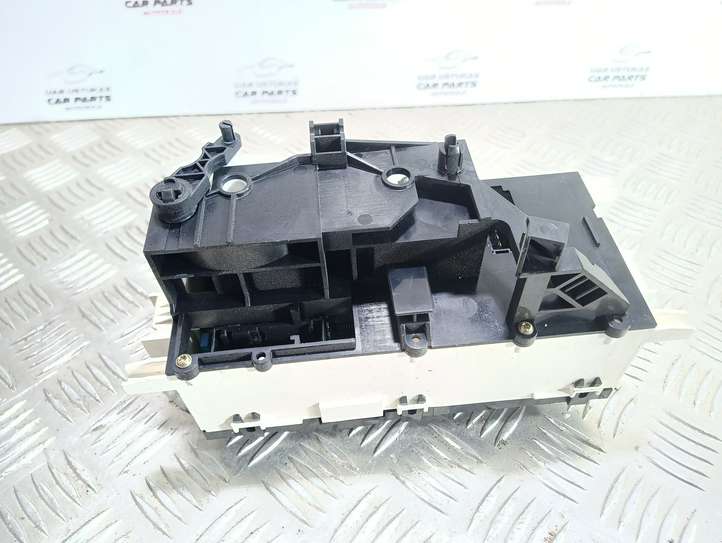 Mercedes-Benz A W168 (1997 - 2004)  1688300485 Блок управления кондиционера воздуха / климата/ печки (в салоне)
