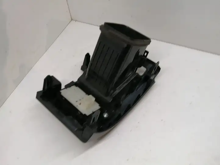 Toyota Prius+ (ZVW40) (2011 - 2018) 5568647060 Боковой воздушный дефлектор — фото 2