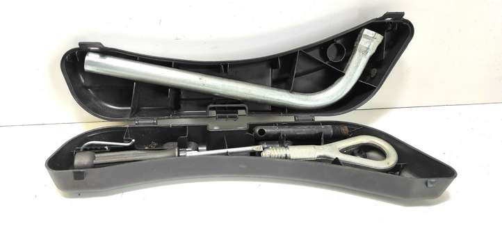 Audi A4 (2007 - 2011)  8E0012111A Комплект инструментов