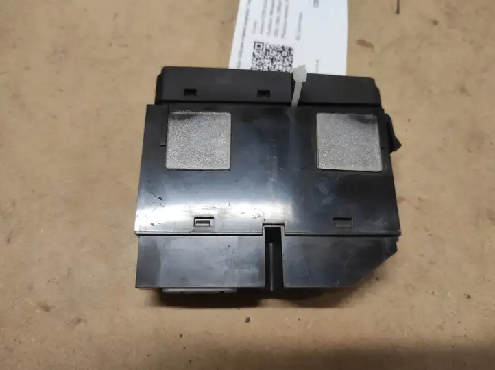 Toyota Avensis T250 (2003 - 2006) 8479005130C Кнопка обогрева стекла — фото 2