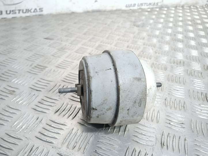Audi A4 (2004 - 2009)   Подушка двигателя
