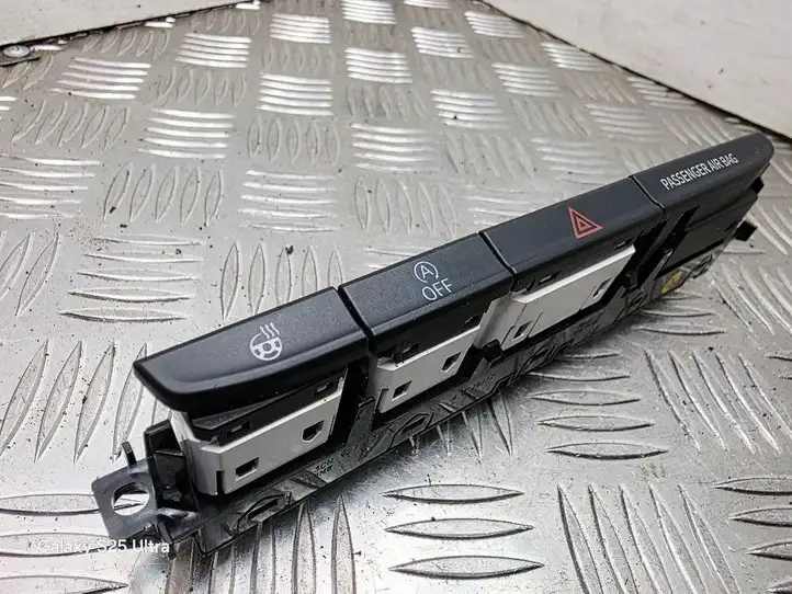 Volkswagen (2018 - ) 3CN927132 Кнопка обогрева рулевого колеса — фото 1