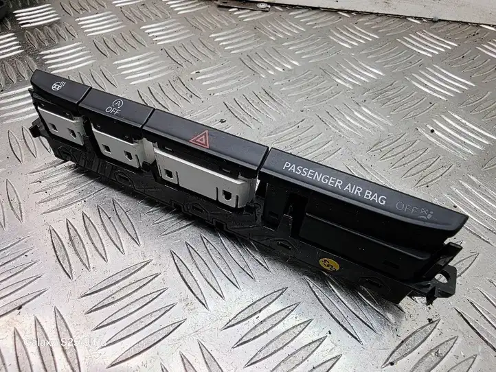 Volkswagen (2018 - ) 3CN927132 Кнопка обогрева рулевого колеса — фото 8