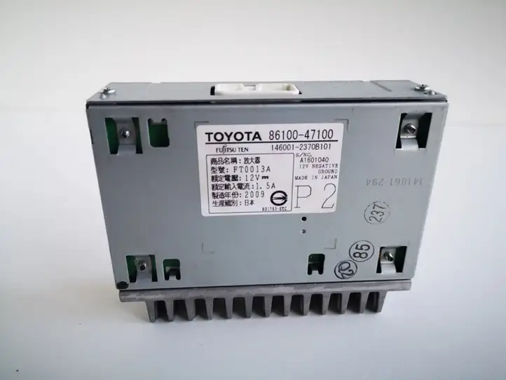 Toyota Prius (XW30) (2009 - 2015) 8610047100 Усилитель звука — фото 1