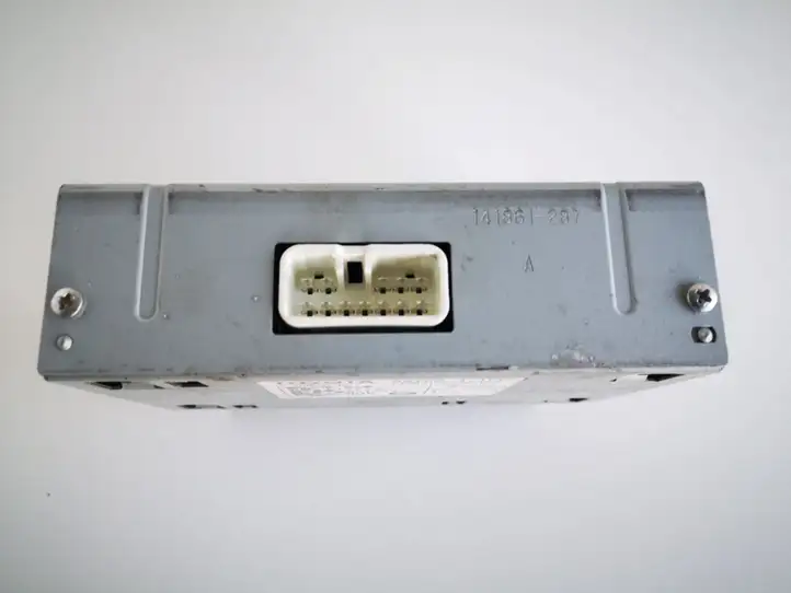 Toyota Prius (XW30) (2009 - 2015) 8610047100 Усилитель звука — фото 2