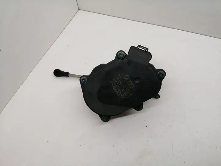 Volkswagen PASSAT B7 (2011 - 2014) 06F133482B Двигатель задвижки потока воздуха — фото 6