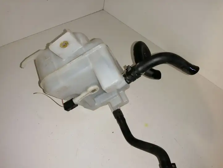 Toyota Auris E180 (2012 - 2018) 03350887081 Расширительный бачок — фото 6