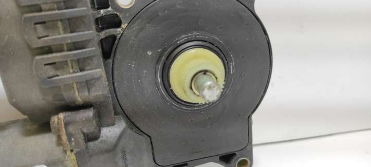 Ford Mondeo Mk III (2000 - 2007)  0130821771 электродвигатель переднего стеклоподъемника