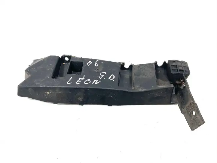 Seat Leon (1P) (2005 - 2012) 1P0807394 Кронштейн заднего бампера — фото 1
