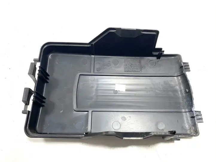Skoda Superb B6 (3T) (2008 - 2015) 1K0915443C Крышка ящика аккумулятора — фото 2