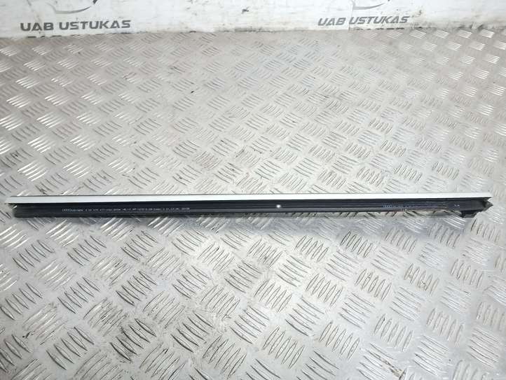 Audi A4 (2007 - 2011)  8H0839477 молдинг на заднем крыле