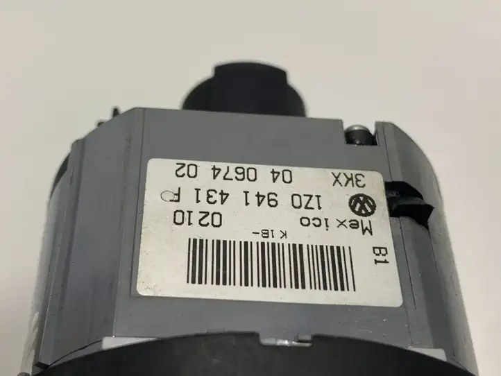 Skoda Octavia Mk2 (1Z) (2004 - 2013) 1Z0941431F Включатель фонарей — фото 3
