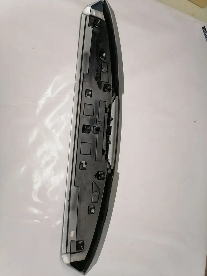 Renault Clio III (2005 - 2012) 8200883016 Спойлер заднего стекла — фото 3