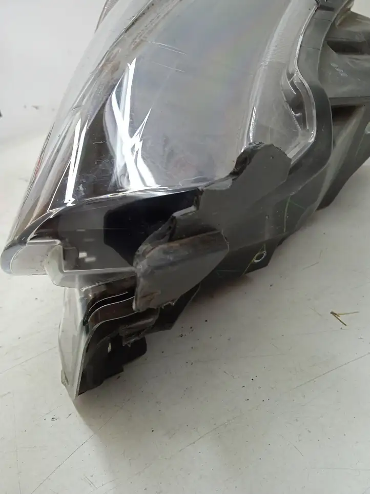 Mazda 2 (2014 - 2019) 2403162 Передняя фара — фото 2