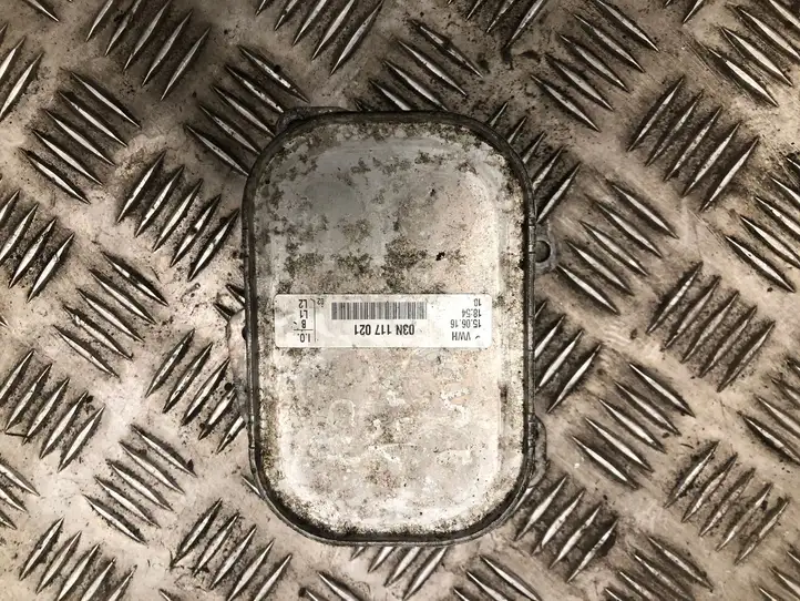 Audi A3/S3 8V (2016 - 2020) 03N117021 Кронштейн масляного фильтра — фото 1