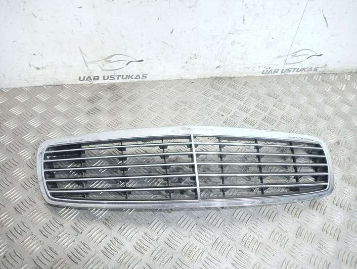Mercedes-Benz E W211 (2002 - 2009)  A2118800583 Верхняя решётка