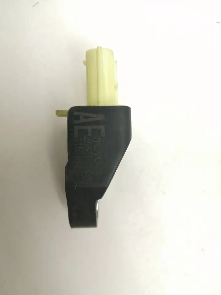 Toyota Prius+ (ZVW40) (2011 - 2018) 8983130020 Датчик удара SRS — фото 2