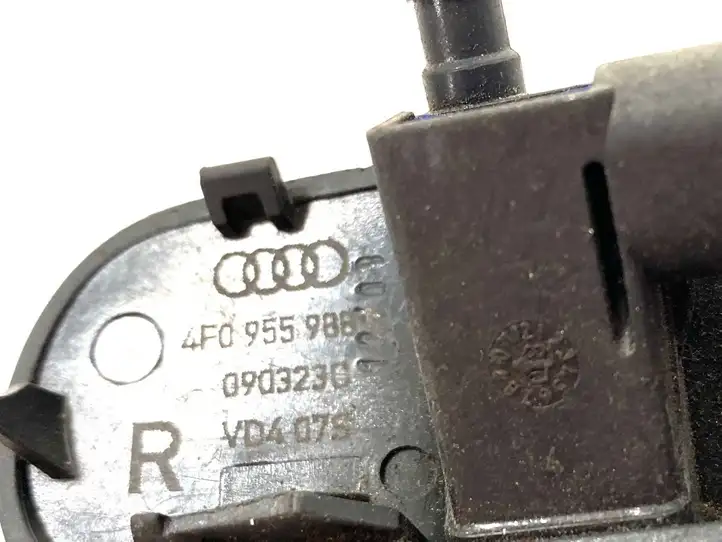 Audi A6 S6 C6 4F (2004 - 2008) 4F0955988 Форсунка омывателя лобового стекла — фото 5