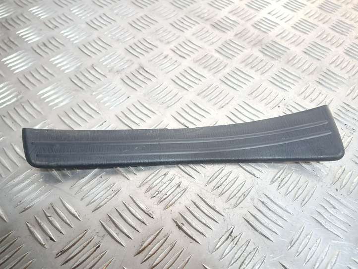 Toyota RAV 4 (XA20) (2000 - 2005)  6791642010 Отделка заднего порога (внутренняя)