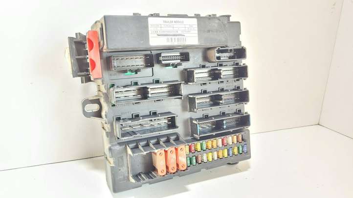 Opel Vectra (2002 - 2005)  13170890 Блок предохранителей