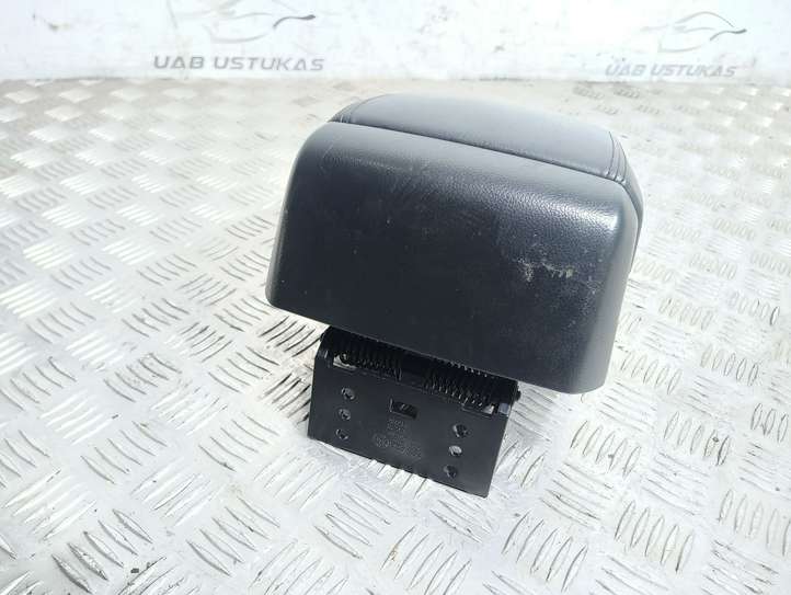 Chevrolet Captiva (2006 - 2011)   Подлокотник