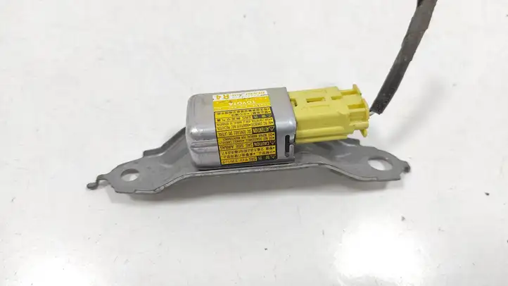 Toyota Prius (XW20) (2003 - 2009) 89833447030 Датчик удара SRS — фото 1