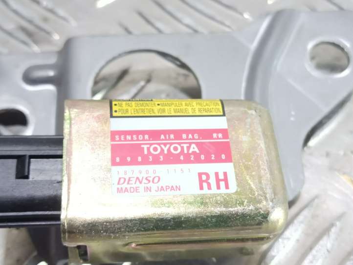 Toyota RAV 4 (XA20) (2000 - 2005)  8983342020 Датчик удара надувных подушек