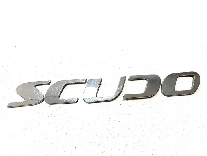 Fiat Scudo (2007 - 2016) Эмблема производителя — фото 1