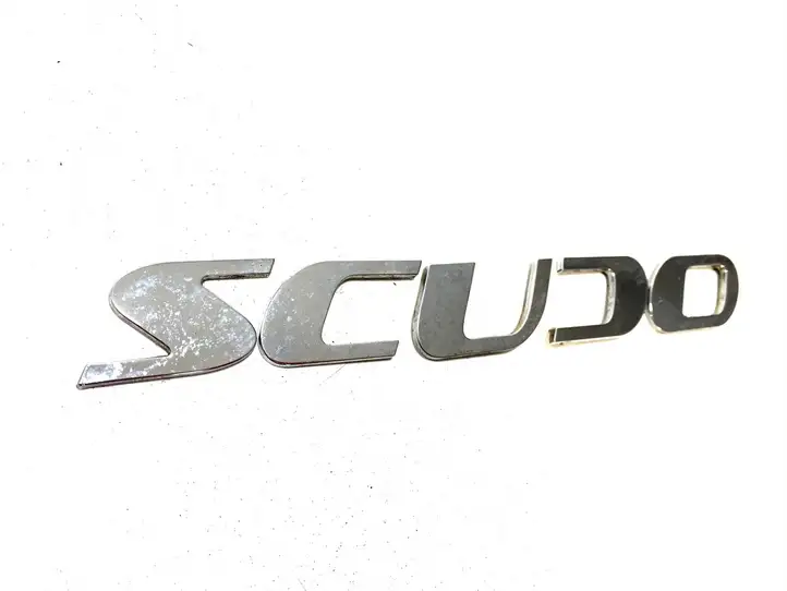 Fiat Scudo (2007 - 2016) Эмблема производителя — фото 4