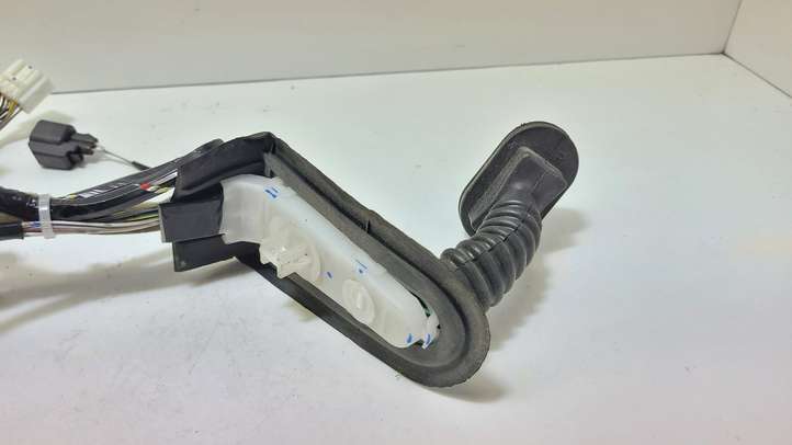 Mazda CX-7 (2006 - 2009)  EH1467220B Проводка задних дверей