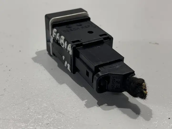 Skoda Fabia Mk2 (5J) (2007 - 2014) 5J0959621C Кнопка обогрева стекла — фото 2