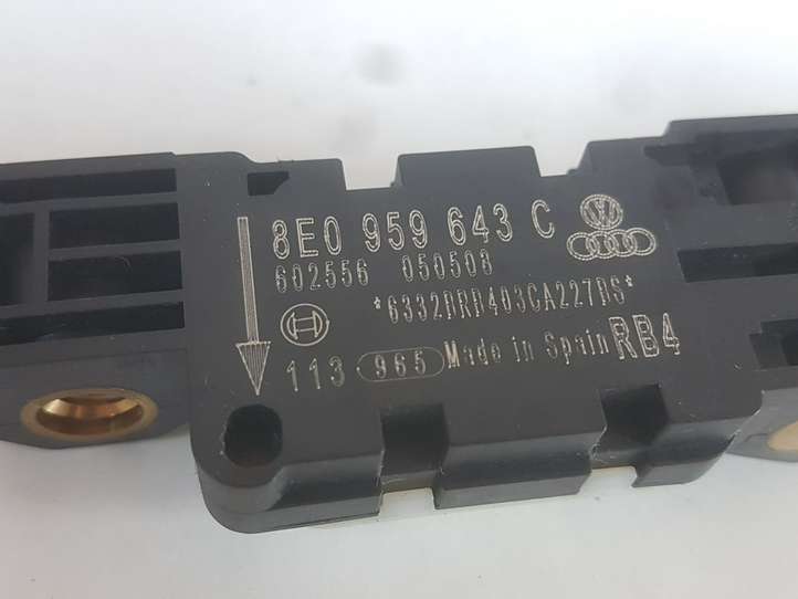 Audi A4 (2007 - 2011)  8E0959643C Датчик удара надувных подушек