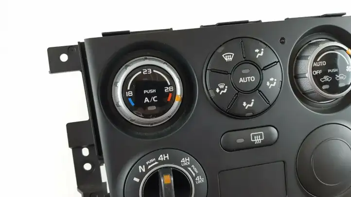Suzuki Grand Vitara II (2005 - 2008) 3951065JD0 Отделка блока климат-контроля — фото 3