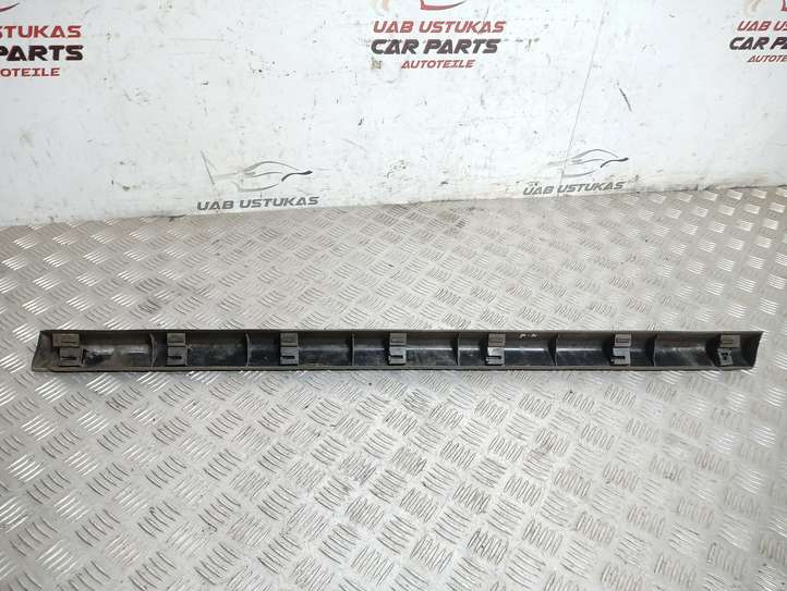Mazda CX-7 (2006 - 2009)  EG2151RB1 Отделка (молдинг) передней двери