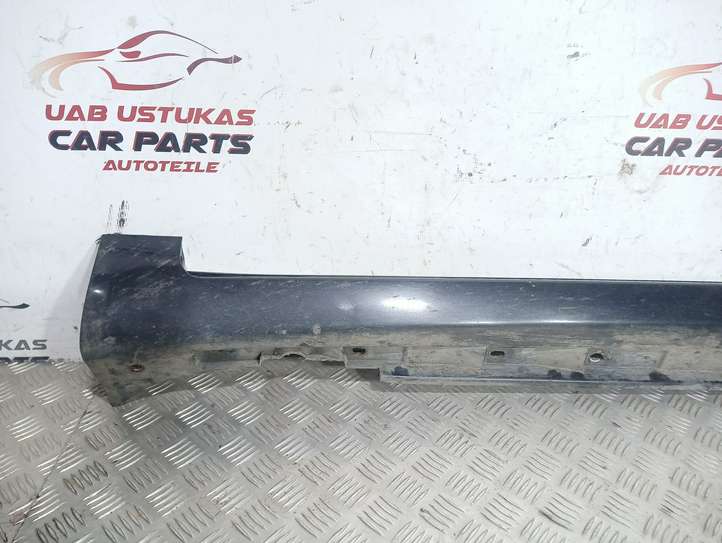 Audi A4 (2004 - 2009)  8E0853859 Порог