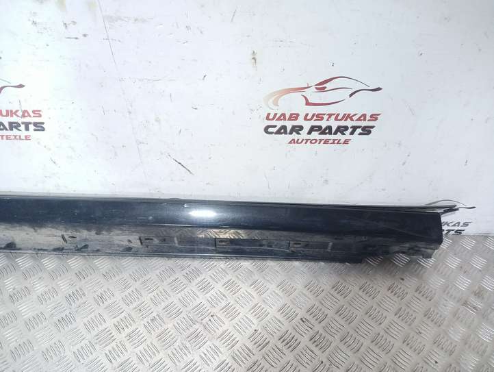 Audi A4 (2004 - 2009)  8E0853859 Порог