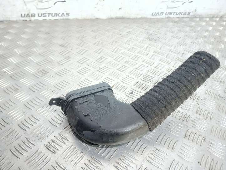 Audi A4 (2004 - 2009)  8E0129604 Деталь (детали) канала забора воздуха