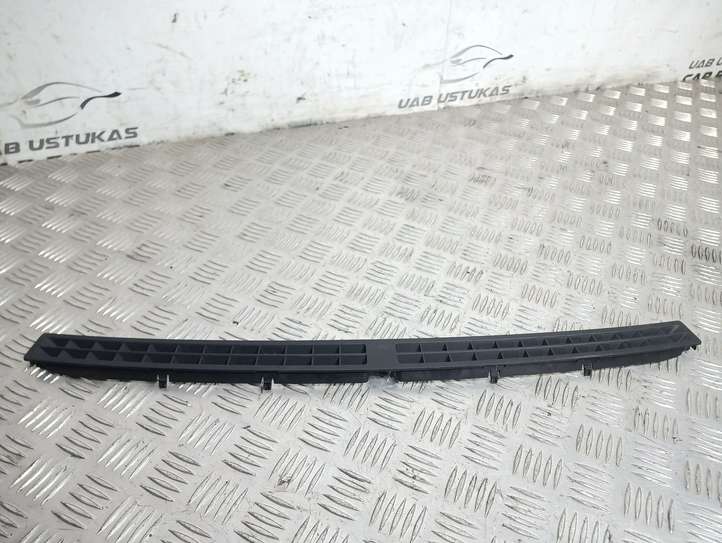 Volkswagen PASSAT B7 (2011 - 2014)  3C0857473 Воздушная решётка окна