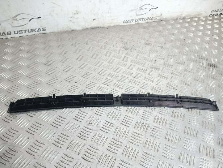 Volkswagen PASSAT B7 (2011 - 2014)  3C0857473 Воздушная решётка окна
