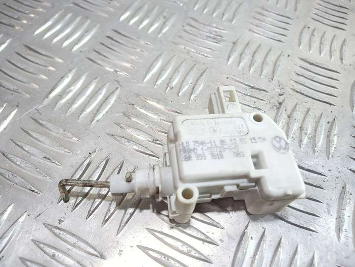 Skoda Octavia Mk1 (1U) (1996 - 2004)  3B0959781B Привод замка задней двери
