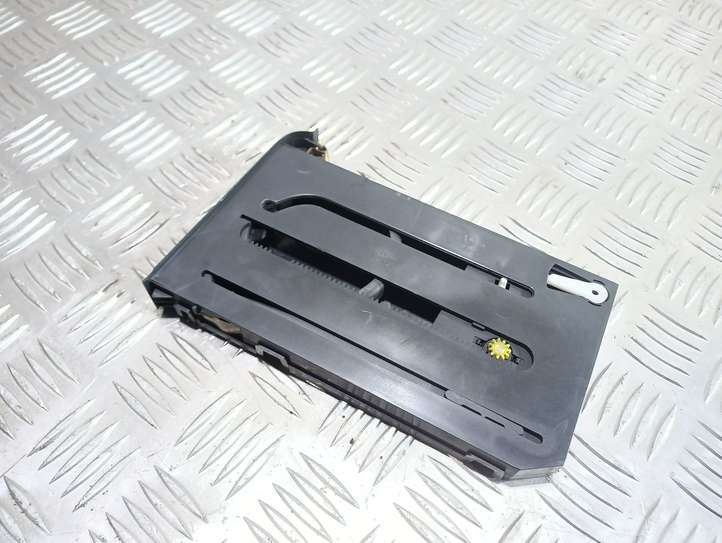 Renault Laguna (2001 - 2005)  226065 Держатель чашки