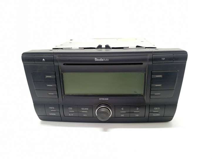 Skoda Octavia Mk2 (1Z) (2004 - 2013)  1Z0035161A Радио/ проигрыватель CD/DVD / навигация