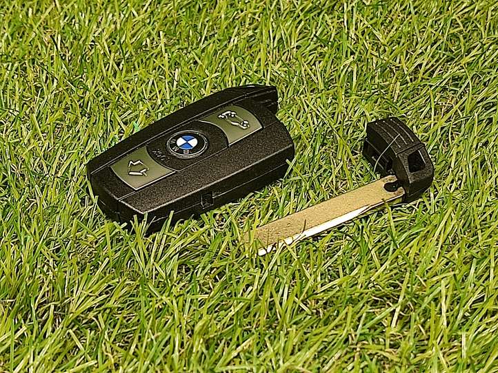BMW 3 E90 E91 (2005 - 2012)   Ключ / карточка зажигания