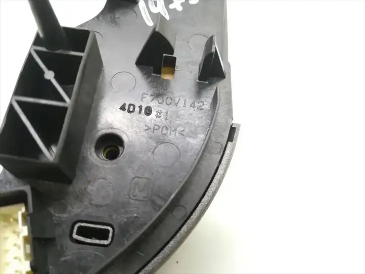 Toyota Prius (XW20) (2003 - 2009) F70CV142 Кнопки на рулевом колесе — фото 5