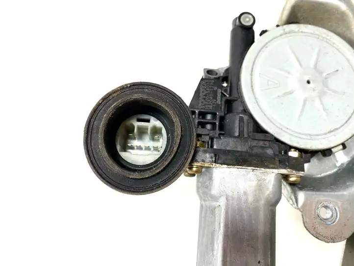 Toyota Land Cruiser (J120) (2002 - 2009) 8572058010 Стеклоподъемник задней двери — фото 5