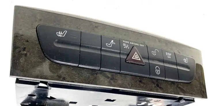Mercedes-Benz CLS C219 (2003 - 2011) A2196800614 Блок кнопок на панели — фото 1