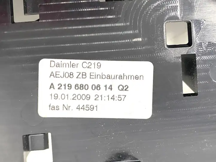 Mercedes-Benz CLS C219 (2003 - 2011) A2196800614 Блок кнопок на панели — фото 2