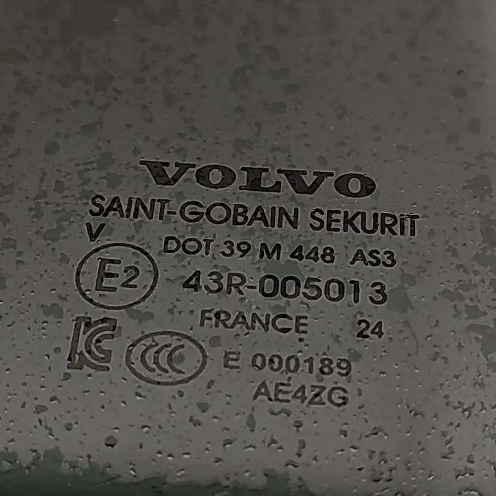 Volvo (2025 - ) 32368744 Стекло задней двери — фото 6