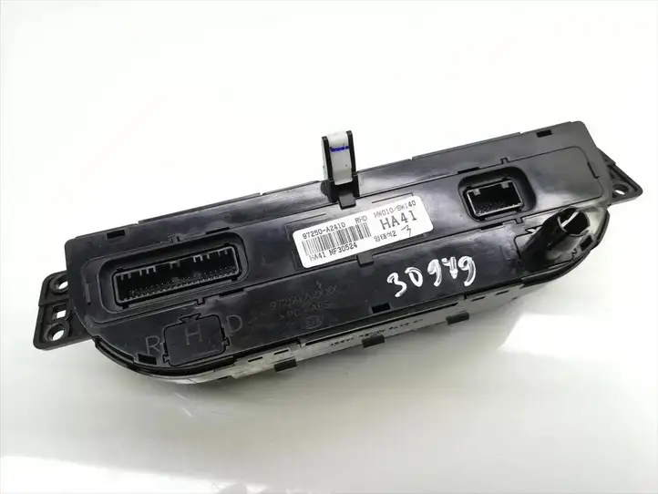 Kia Ceed (2015 - 2018) 97250-A2410 Блок управления климат-контролем — фото 4